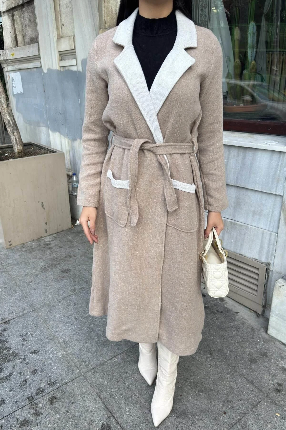 Bej Çift Taraflı Kruvaze Yaka, Kuşaklı, Yumoş Dokulu, Duble Kaşe Uzun Ceket