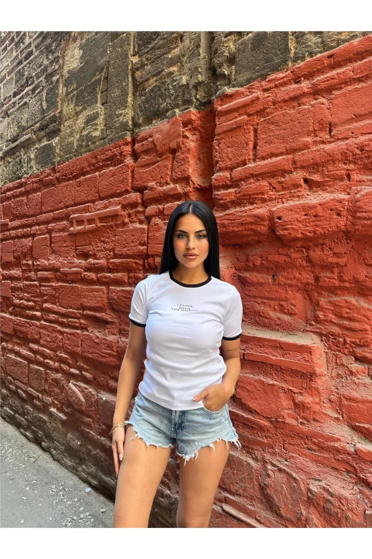 Beyaz Baskılı Kısa Kollu Tişört