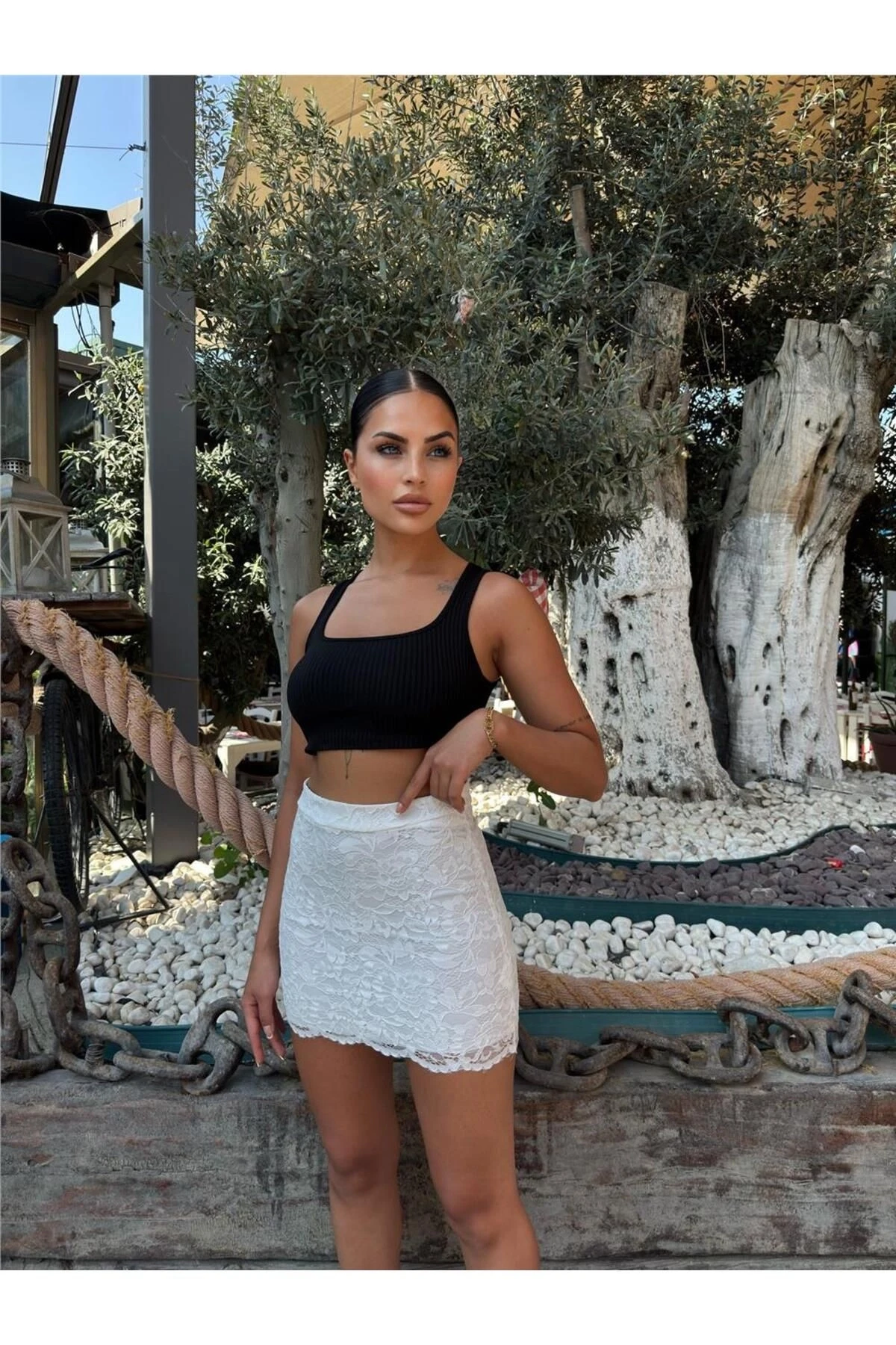 Beyaz Dantelli Mini Etek