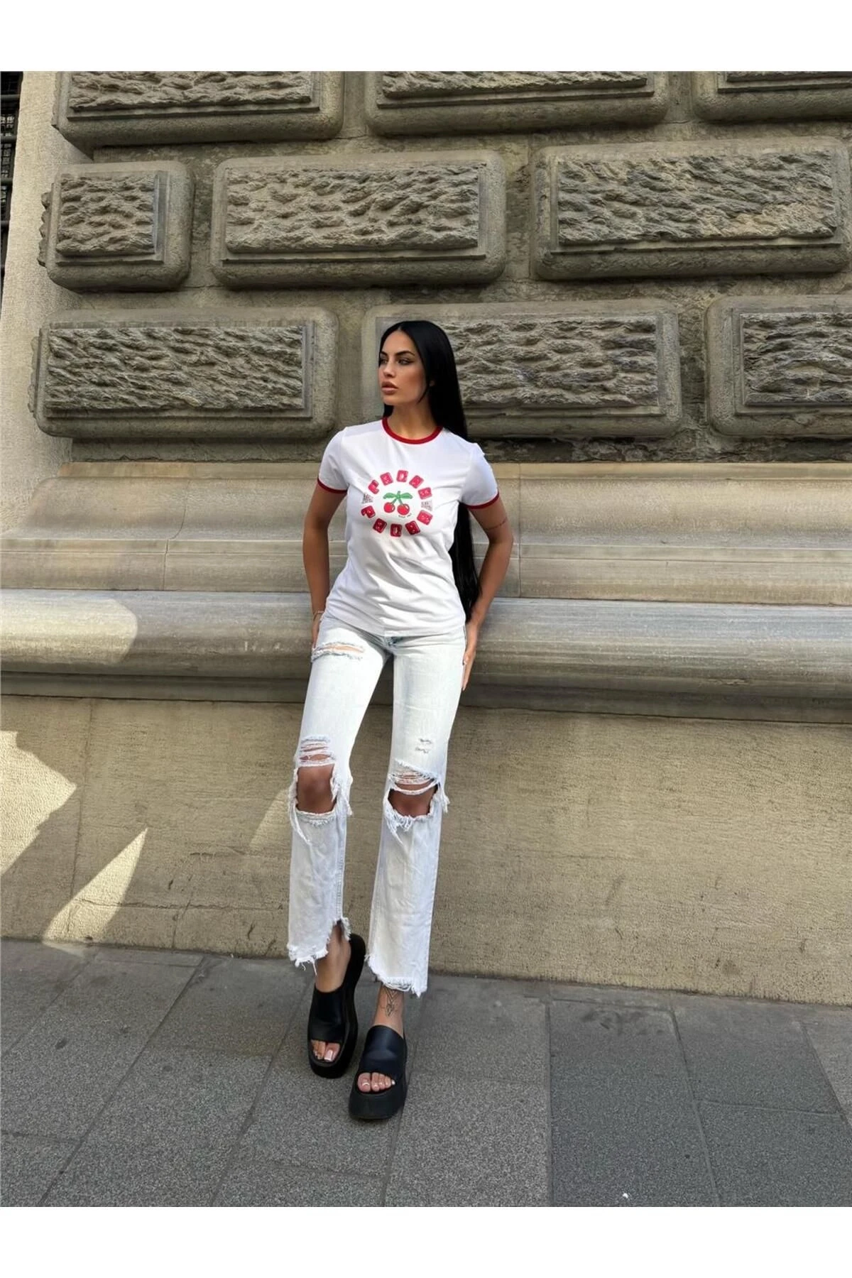 Beyaz Kiraz Desenli Pamuklu Tişört