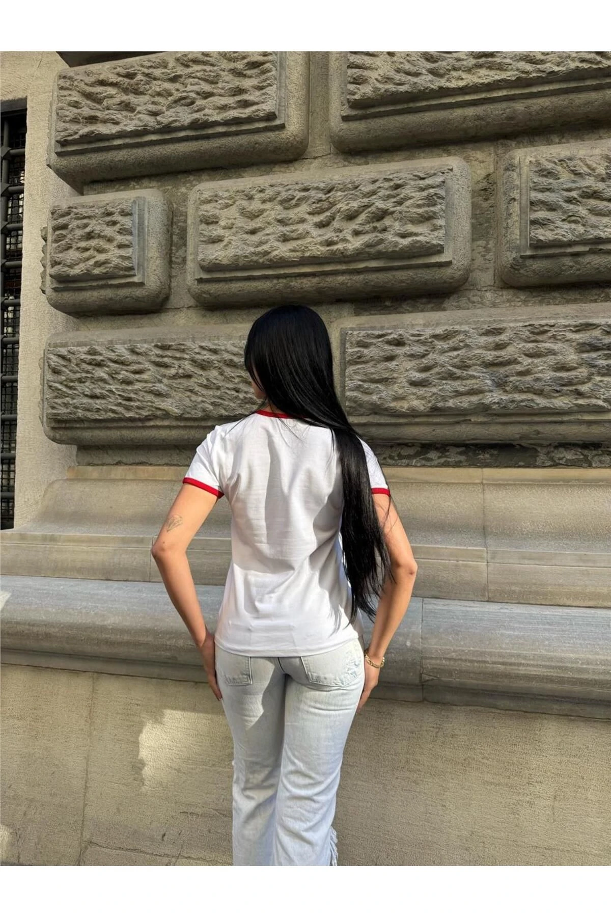 Beyaz Kiraz Desenli Pamuklu Tişört