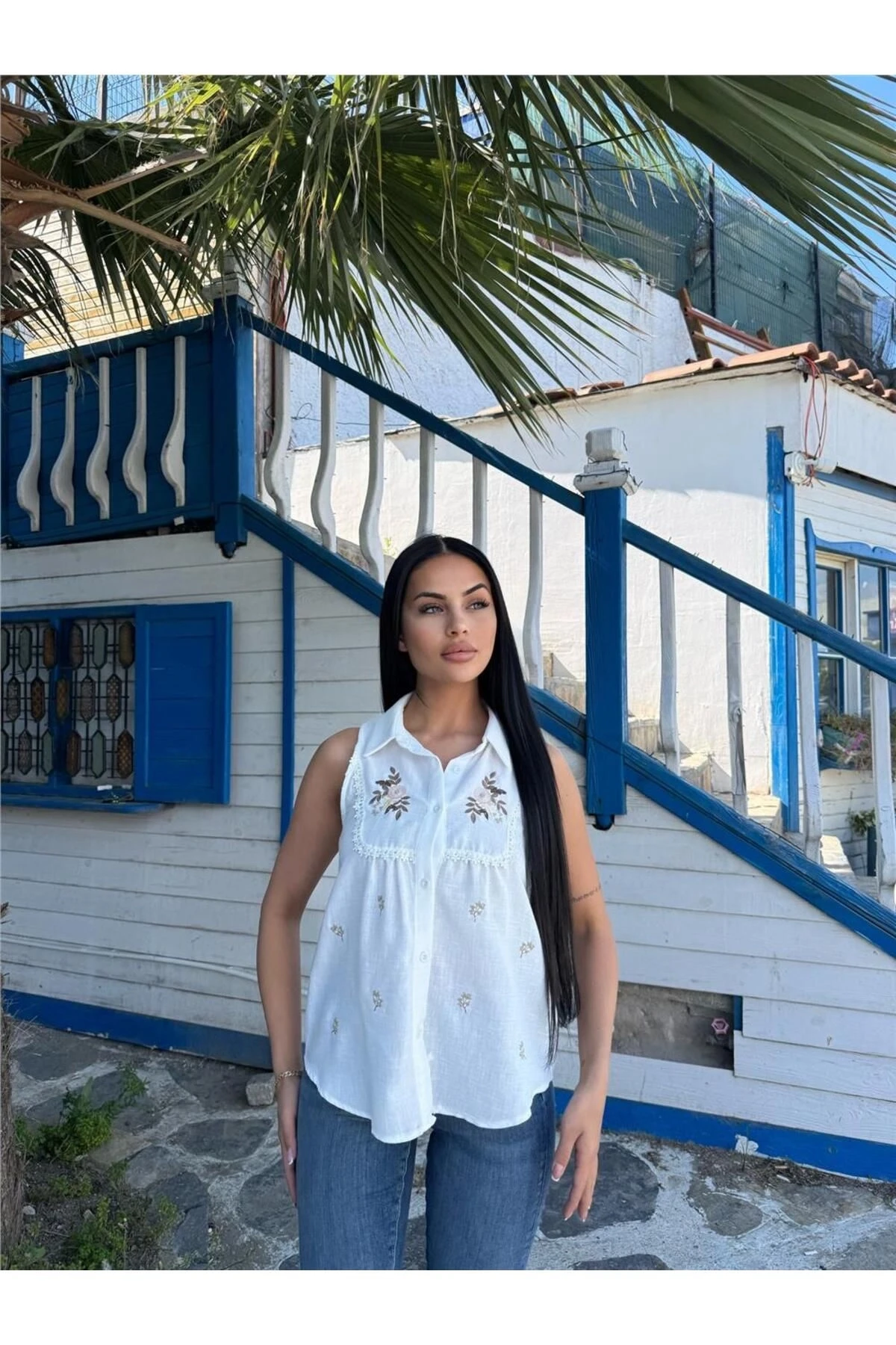 Ekru Nakışlı Koton Kolsuz Gömlek