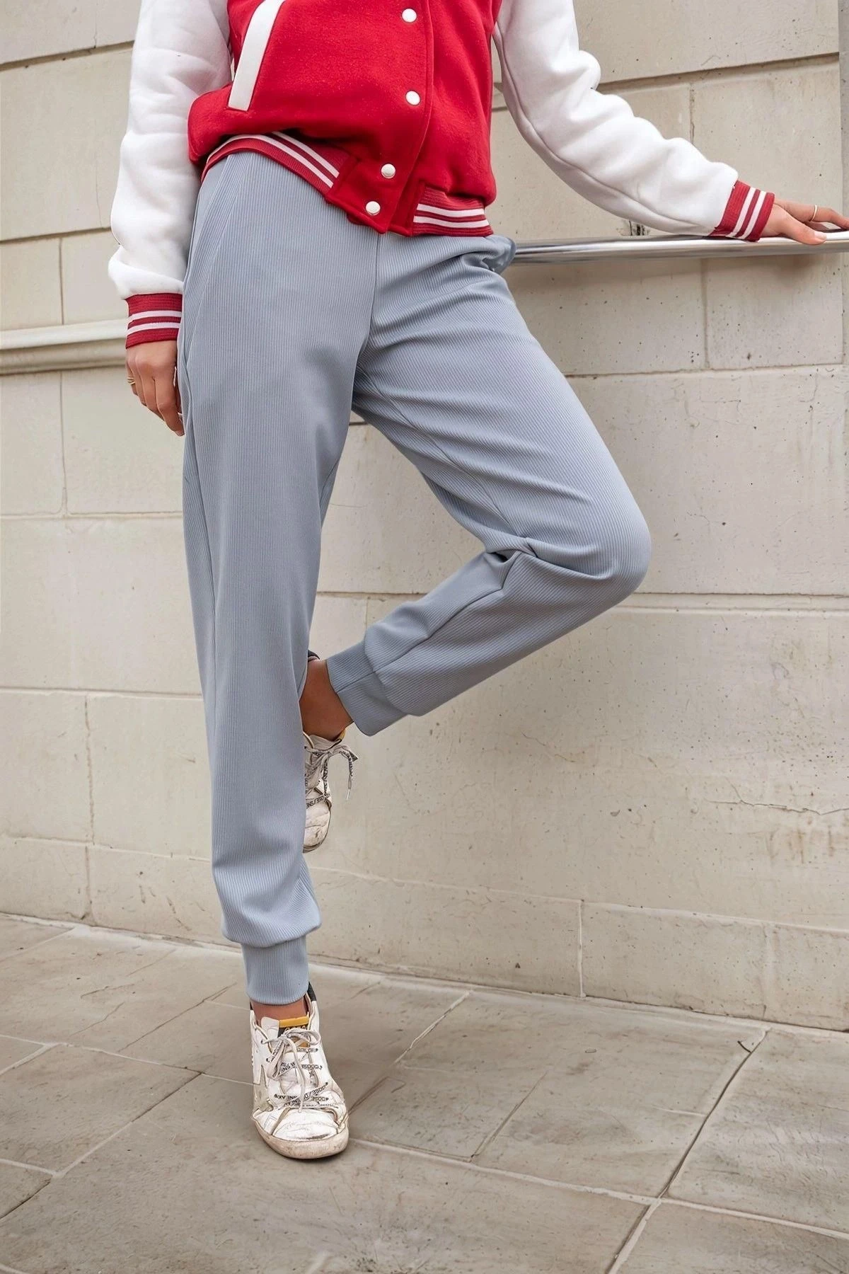 Gri Beli Lastik Detaylı, Cepli, Spor Jogger Pantolon