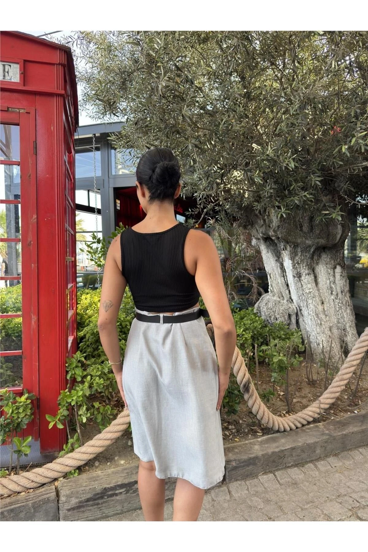 Gri Pileli Etek Kemerli Etek