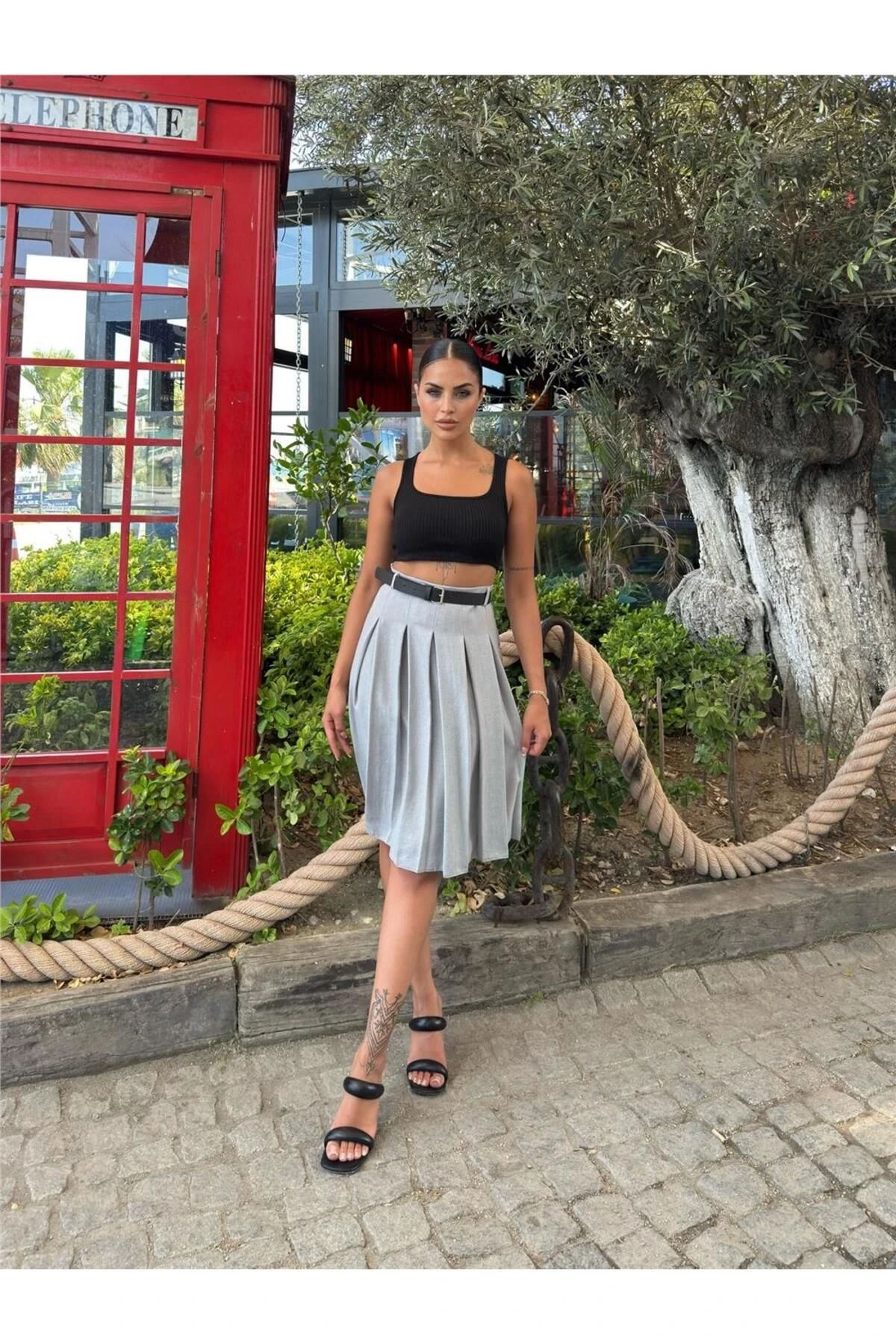 Gri Pileli Etek Kemerli Etek