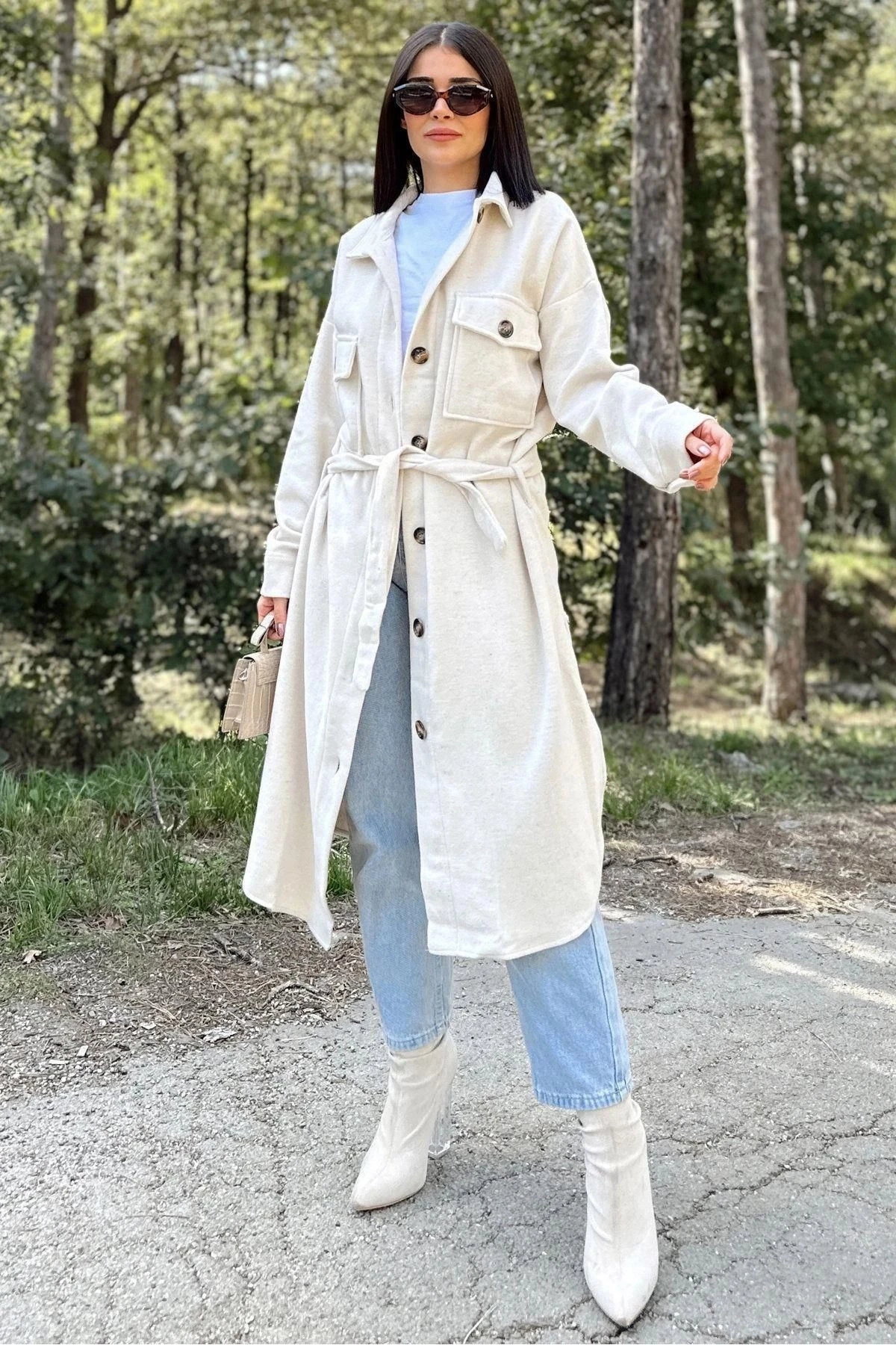 Kadın Ekru Uzun Kol, Çift Cepli, Eteği Oval Kesim, Kemerli, Kaşe Gömlek Kaban