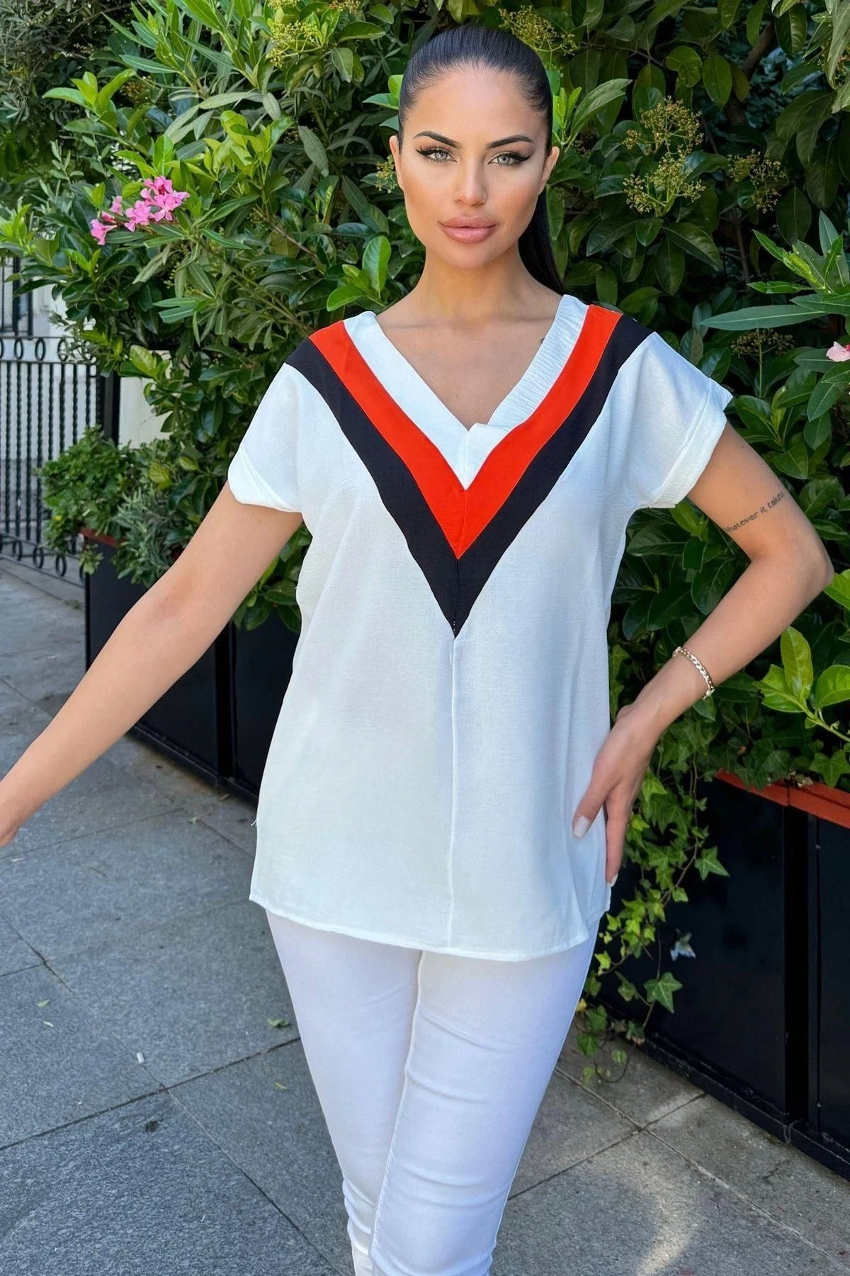 Kadın Ekru V Yaka, Kısa Kol, Color Block Detaylı Salaş Airobin Bluz