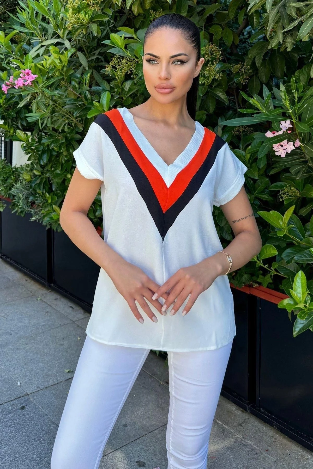 Kadın Ekru V Yaka, Kısa Kol, Color Block Detaylı Salaş Airobin Bluz