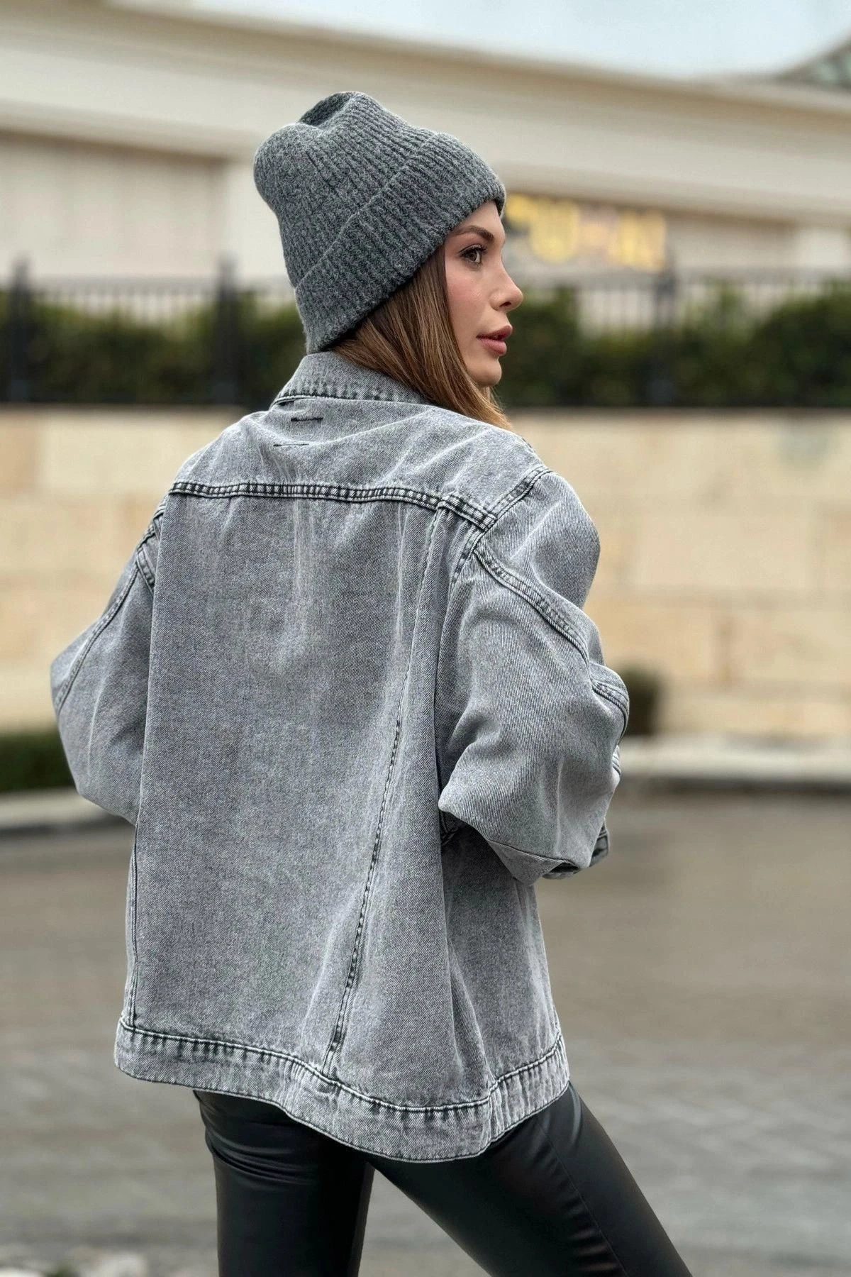 Kadın Gri Apaş Yaka, Çift Cepli, Kaliteli Jeans Kumaş, Salaş Kot Ceket