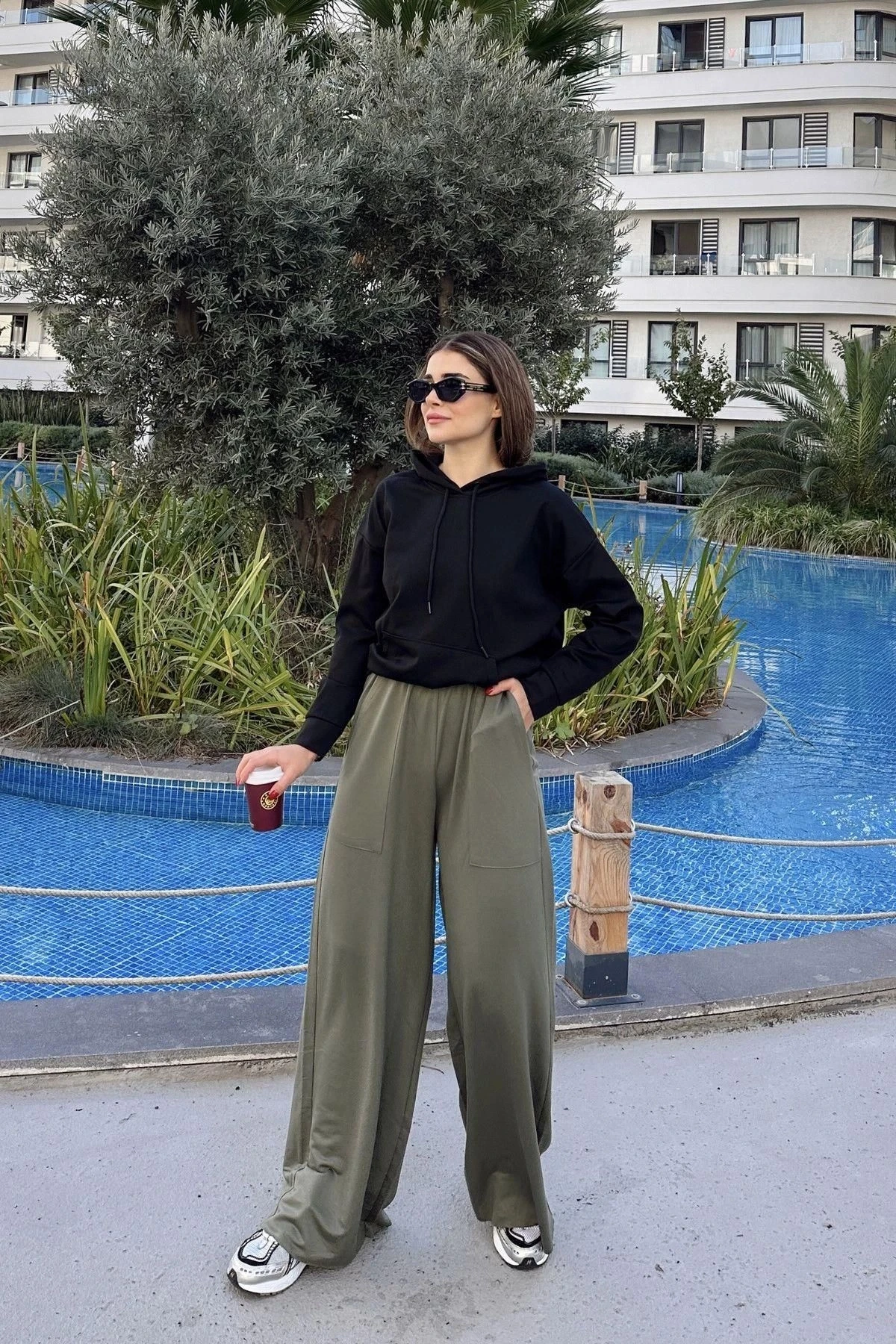 Kadın Haki Beli Lastikli, Cepli, Bol Paça, Salaş Pantolon