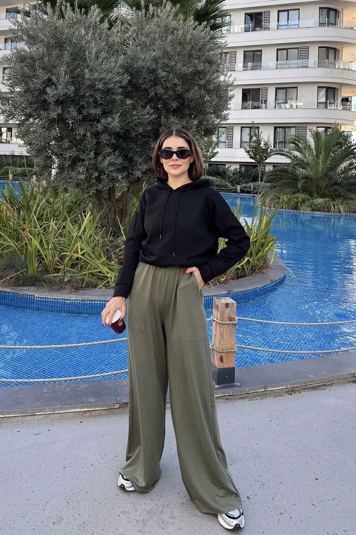 Kadın Haki Beli Lastikli, Cepli, Bol Paça, Salaş Pantolon