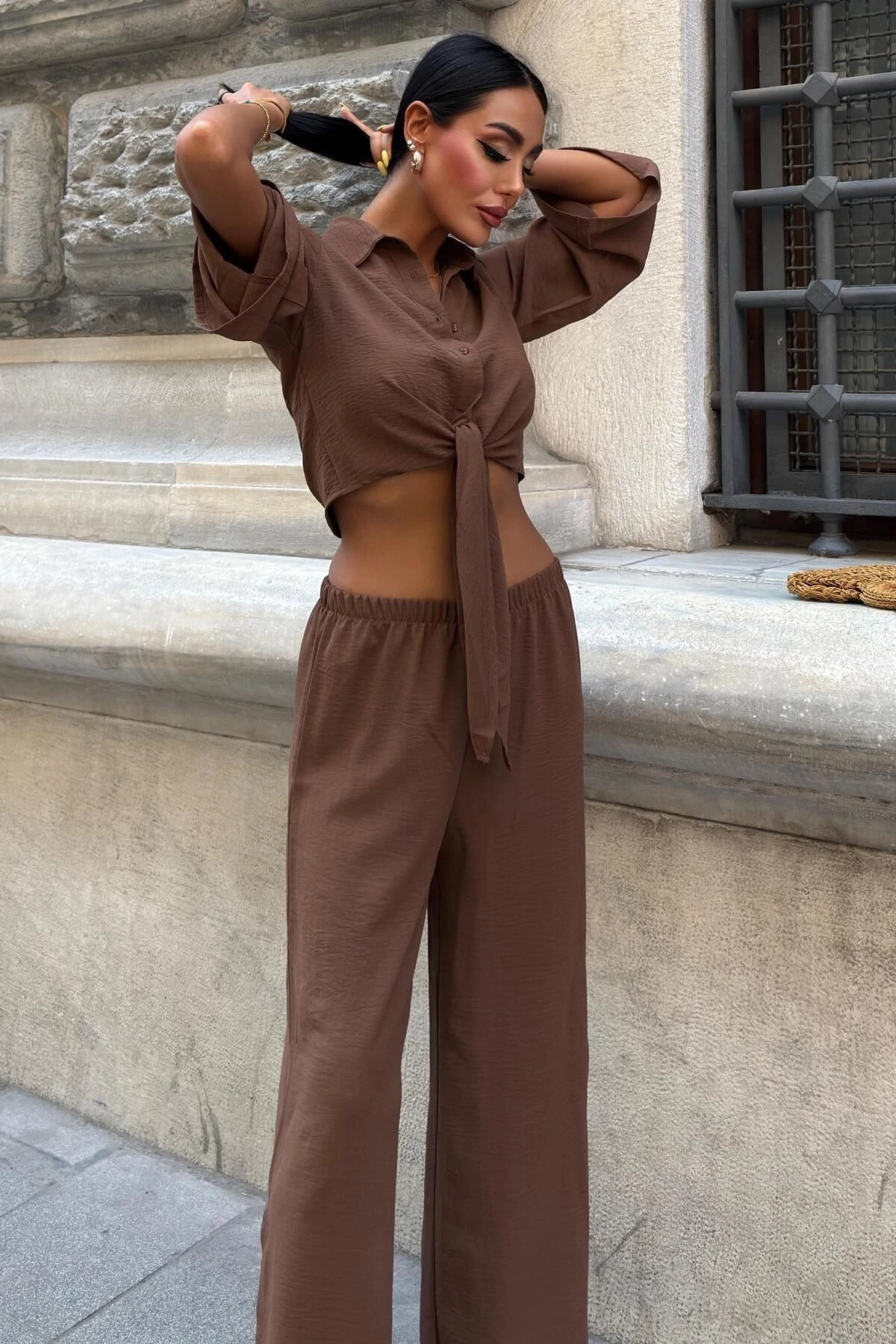 Kadın Kahverengi Ayrobin Uzun Bağlamalı Gömlek Yırtmaçlı Takım