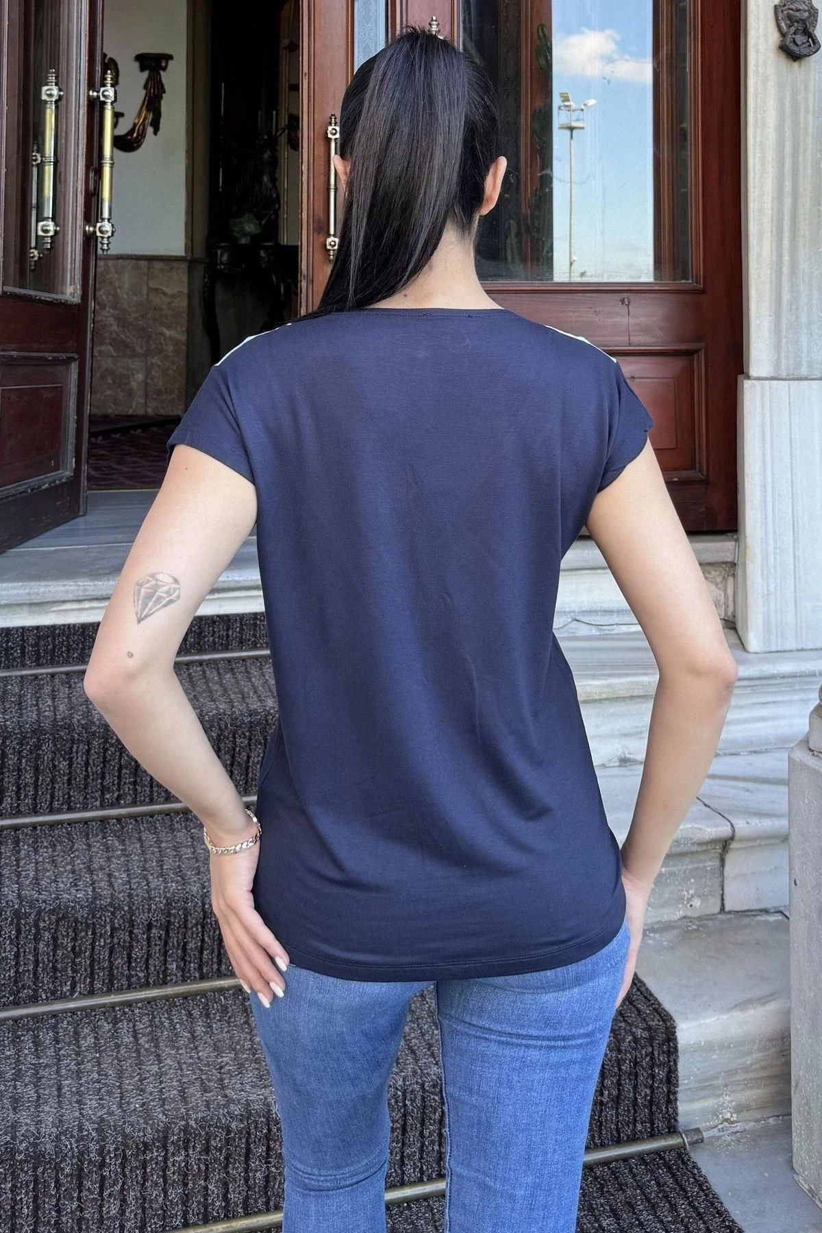 Kadın Laci V Yaka, Kısa Kol, Color Block Detaylı, Terletmez Dokulu Kumaş, Salaş Bluz, Tshirt