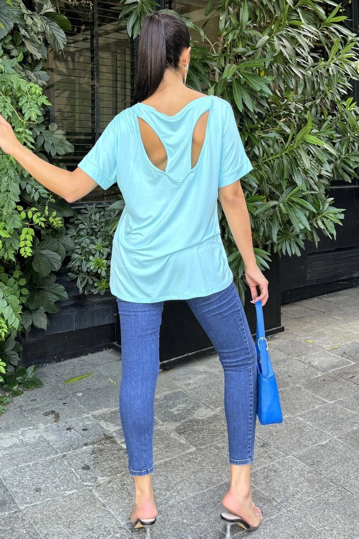 Kadın Mint Geniş Yaka, Kısa Kollu, Sırtı Dekolteli, Dökümlü Kumaş, Salaş Bluz