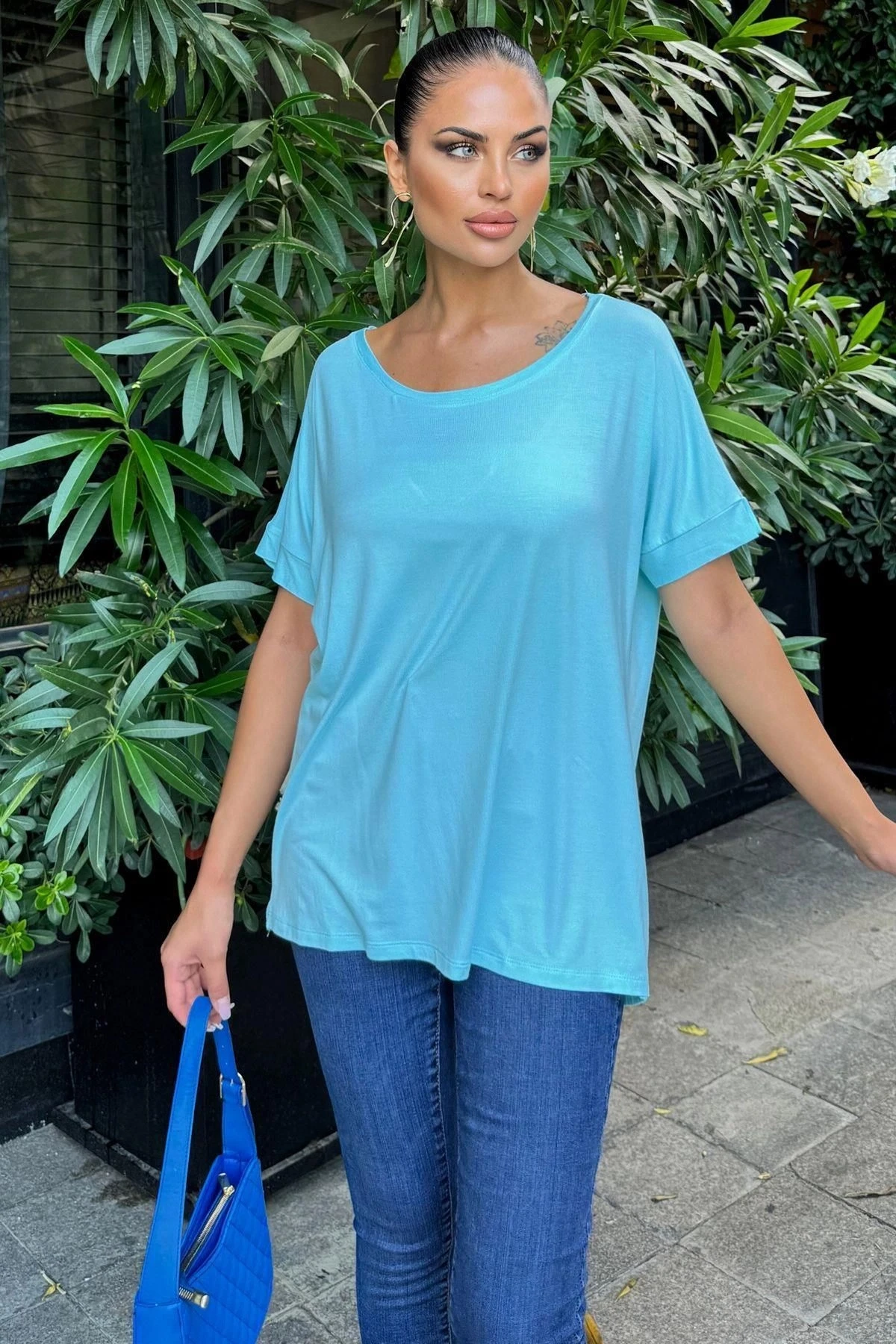 Kadın Mint Geniş Yaka, Kısa Kollu, Sırtı Dekolteli, Dökümlü Kumaş, Salaş Bluz