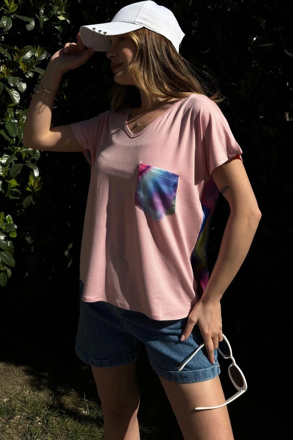 Kadın Pembe V Yaka, Cep Detaylı, Salaş Kesim, Kısa Kol, Basic Bluz