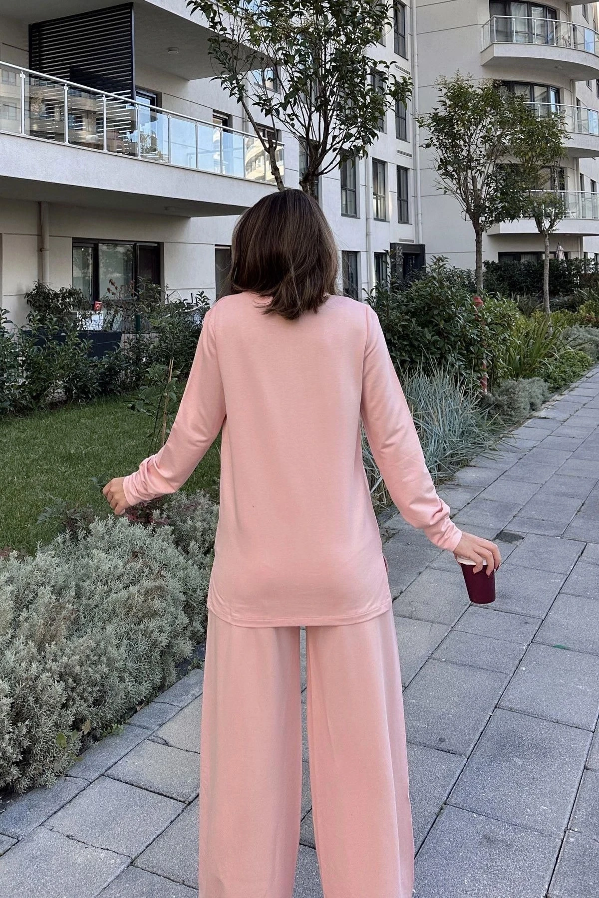 Kadın Pudra Yuvarlak Yaka Sweatshirt & Bol Paça Beli Lastikli Pantolon - Rahat Alt & Üst Takım