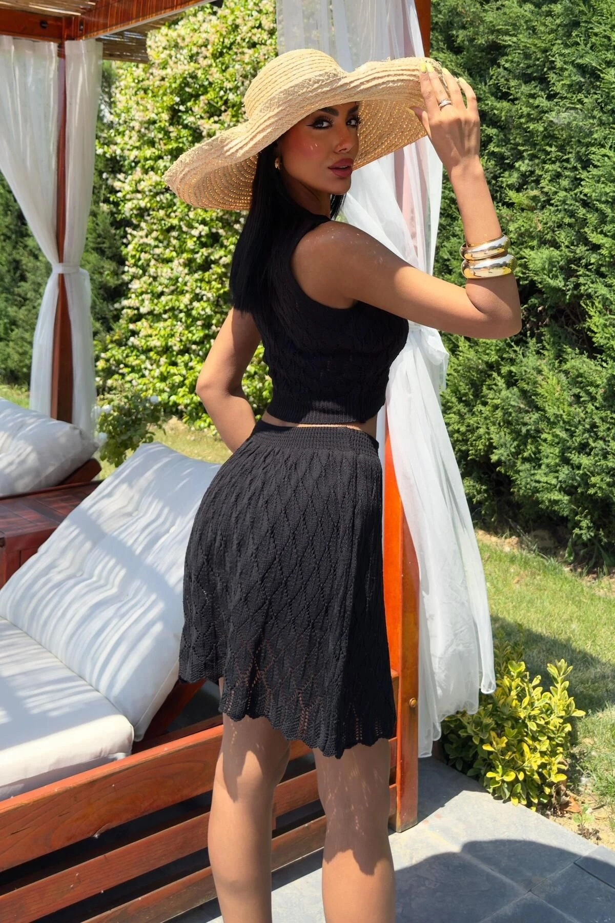 Kadın Siyah Akrilik Triko Kolsuz Crop Takım