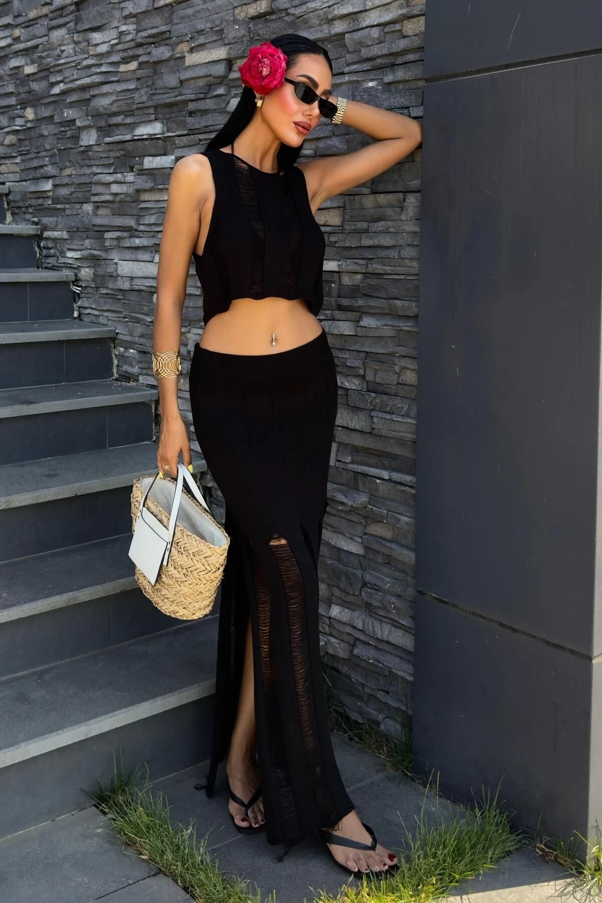 Kadın Siyah Akrilik Triko Kolsuz Crop Takım