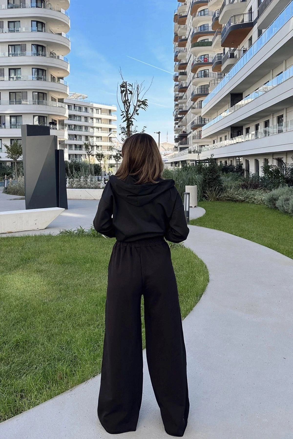 Kadın Siyah Beli Lastikli, Cepli, Bol Paça, Salaş Pantolon