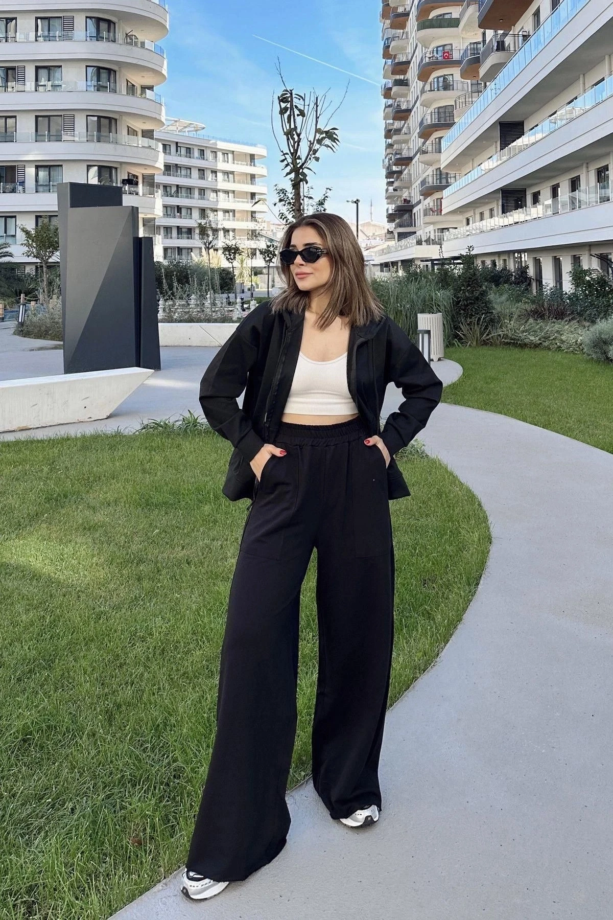 Kadın Siyah Beli Lastikli, Cepli, Bol Paça, Salaş Pantolon