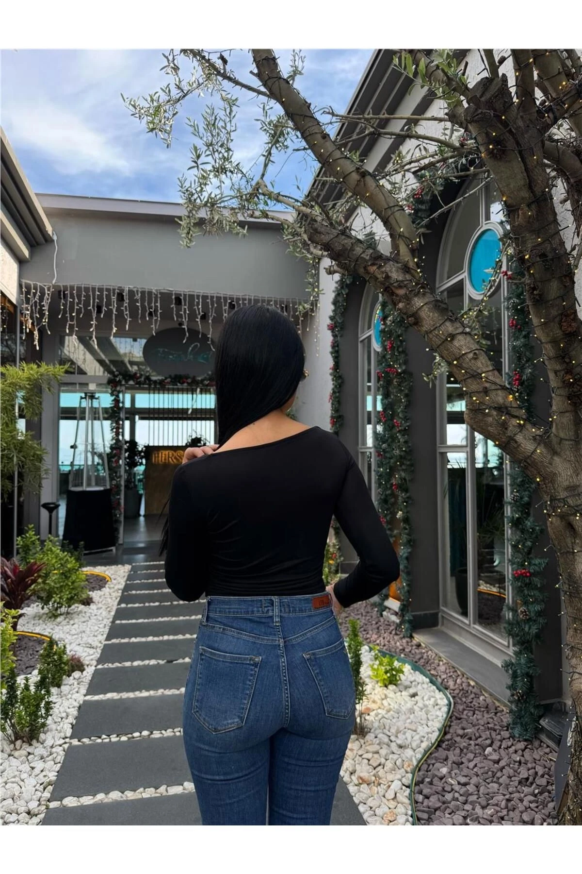 Kadın Siyah Bisiklet Yaka Kısa Kollu Viskon Badi Tişört