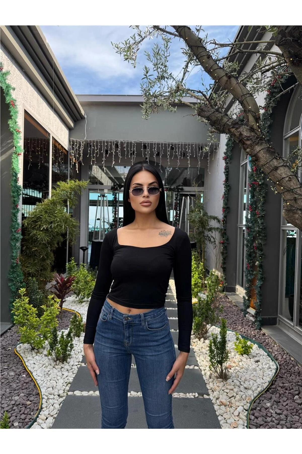 Kadın Siyah Bisiklet Yaka Kısa Kollu Viskon Badi Tişört