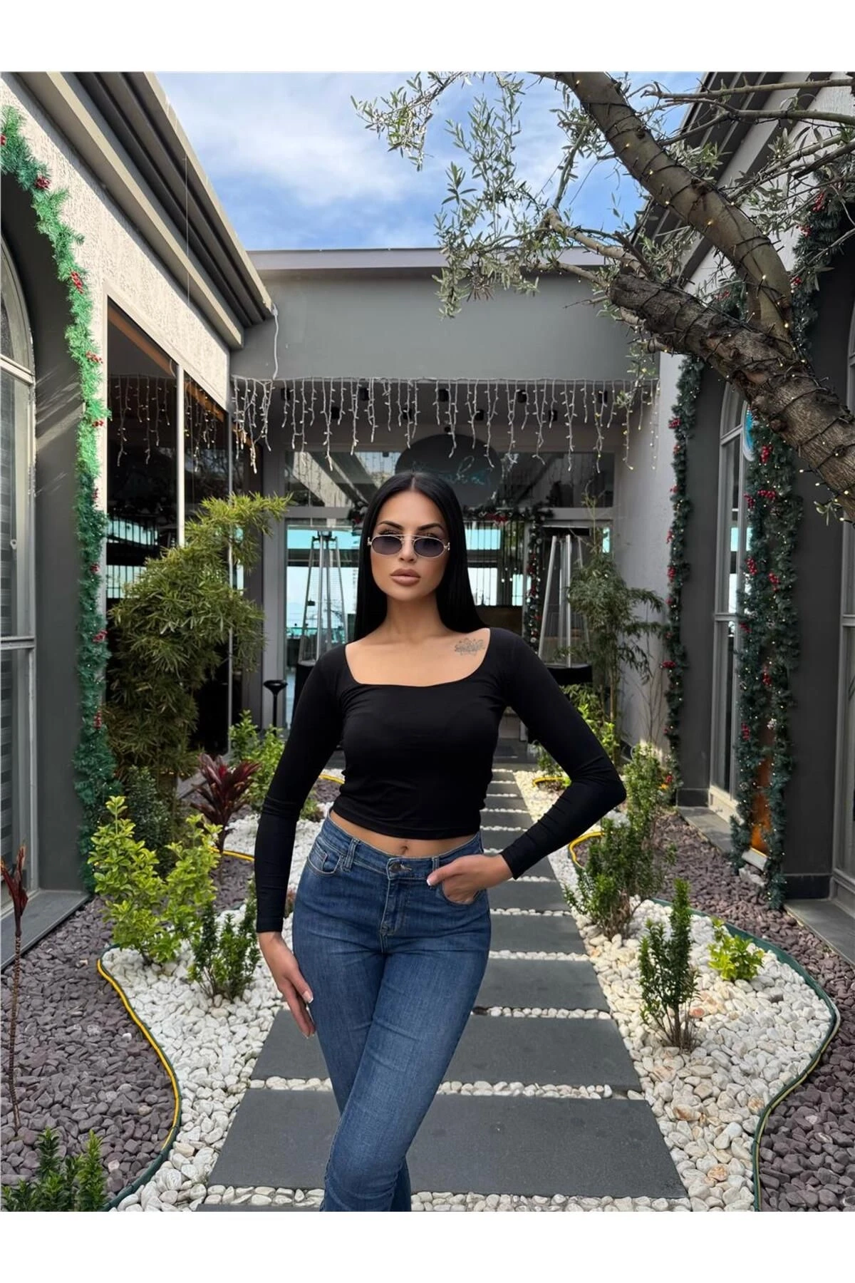 Kadın Siyah Bisiklet Yaka Kısa Kollu Viskon Badi Tişört