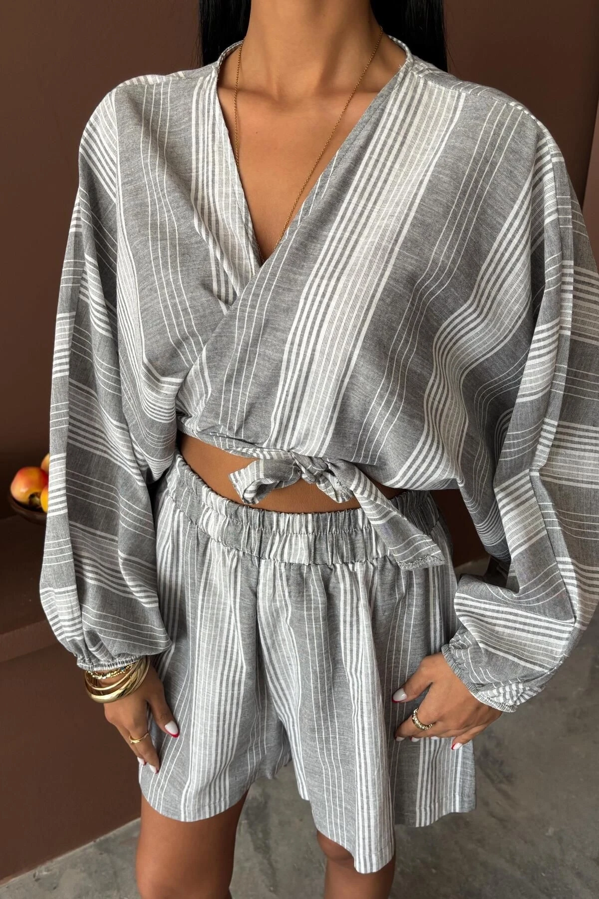 Kadın Siyah Çizgili Dokuma V Yaka Uzun Kollu Takım