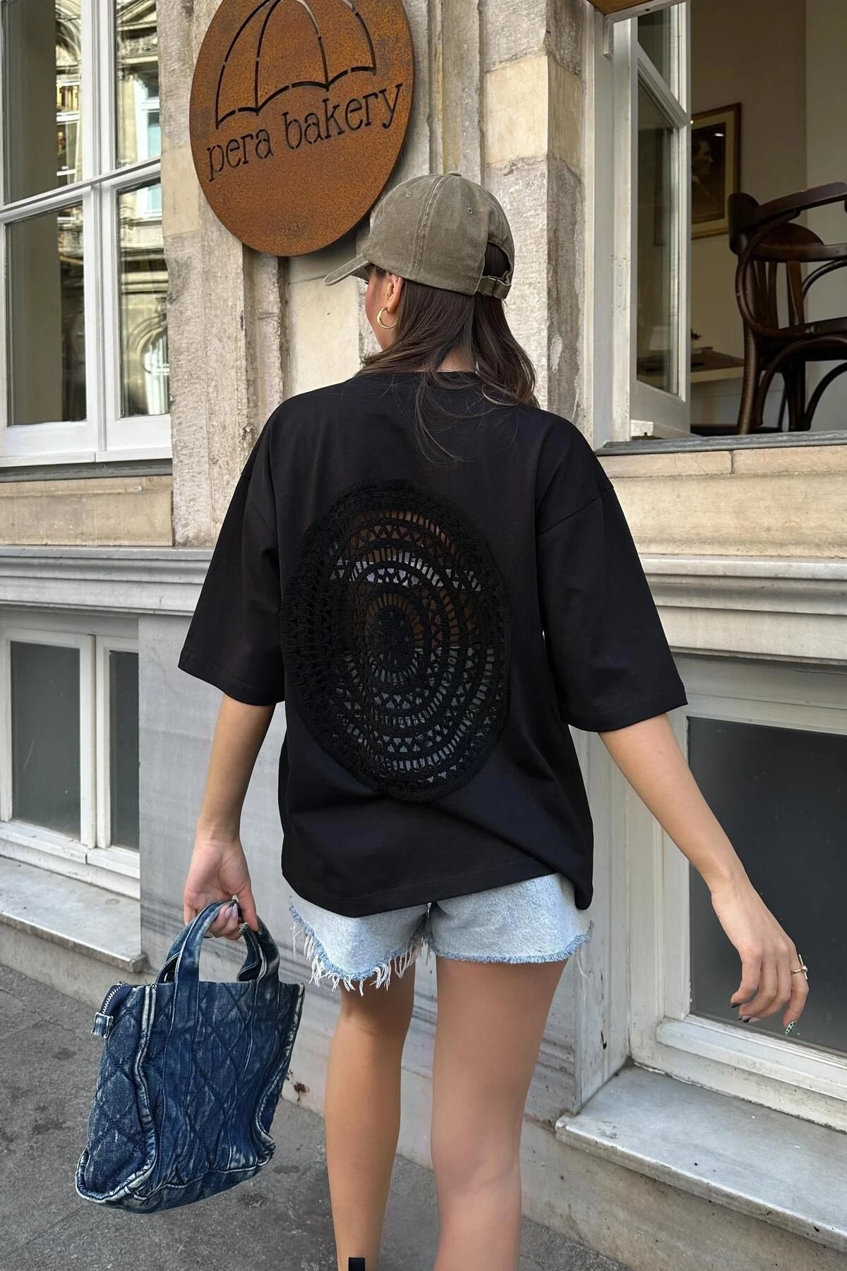 Kadın Siyah Dokuma Oversize Brodeli Tişört