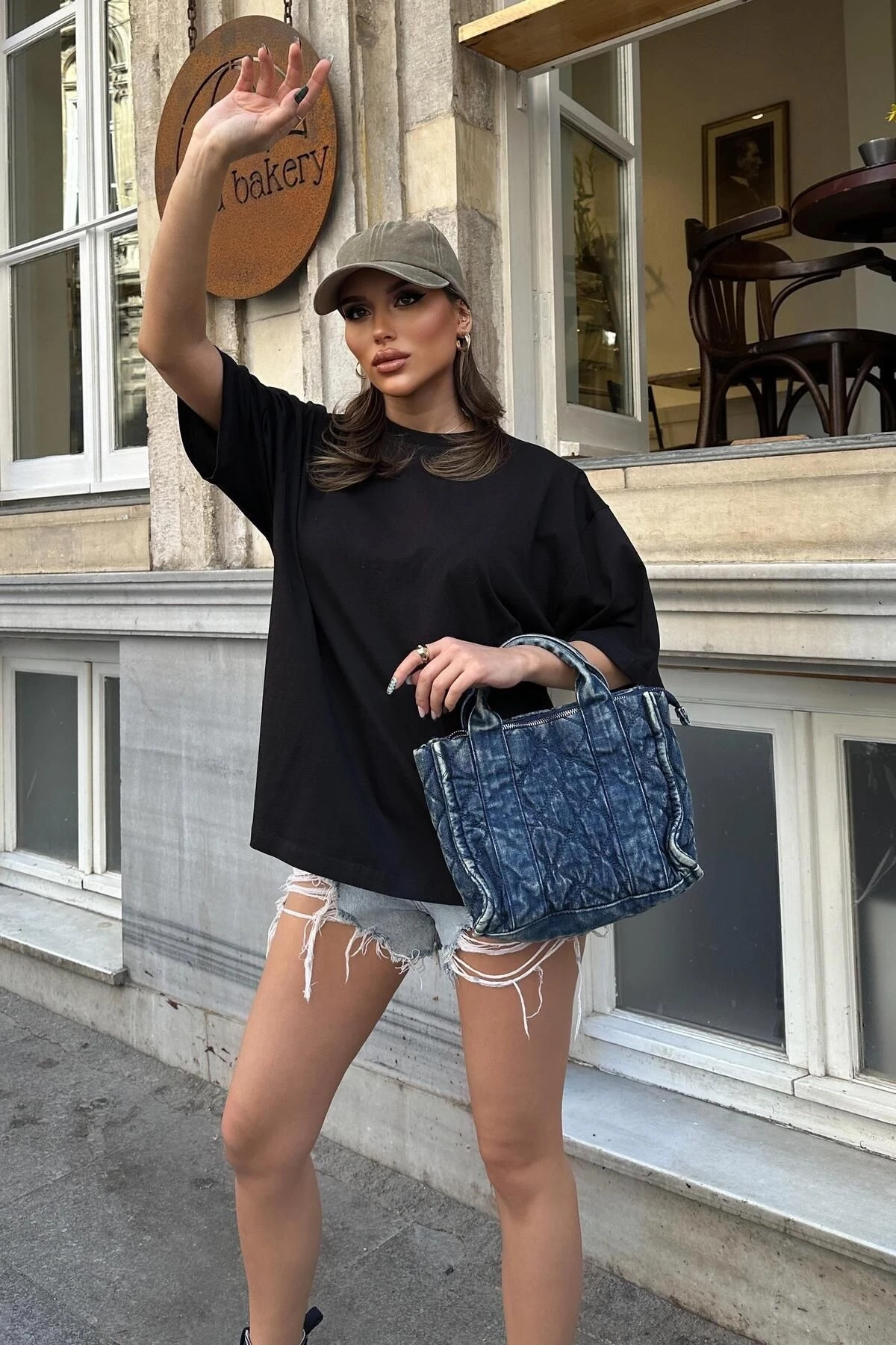 Kadın Siyah Dokuma Oversize Brodeli Tişört