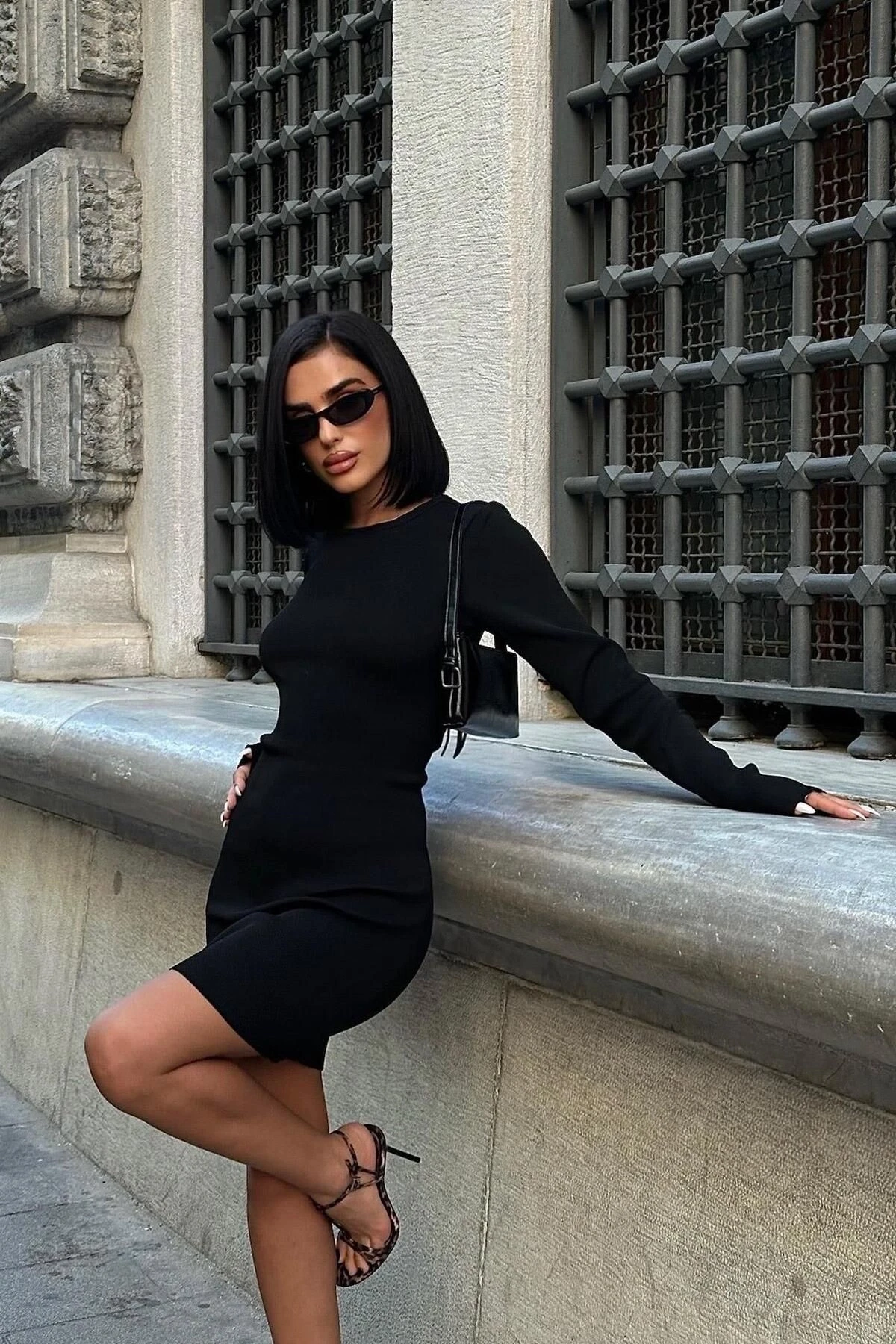 Kadın Siyah Dokuma Uzun Kollu Mini Elbise