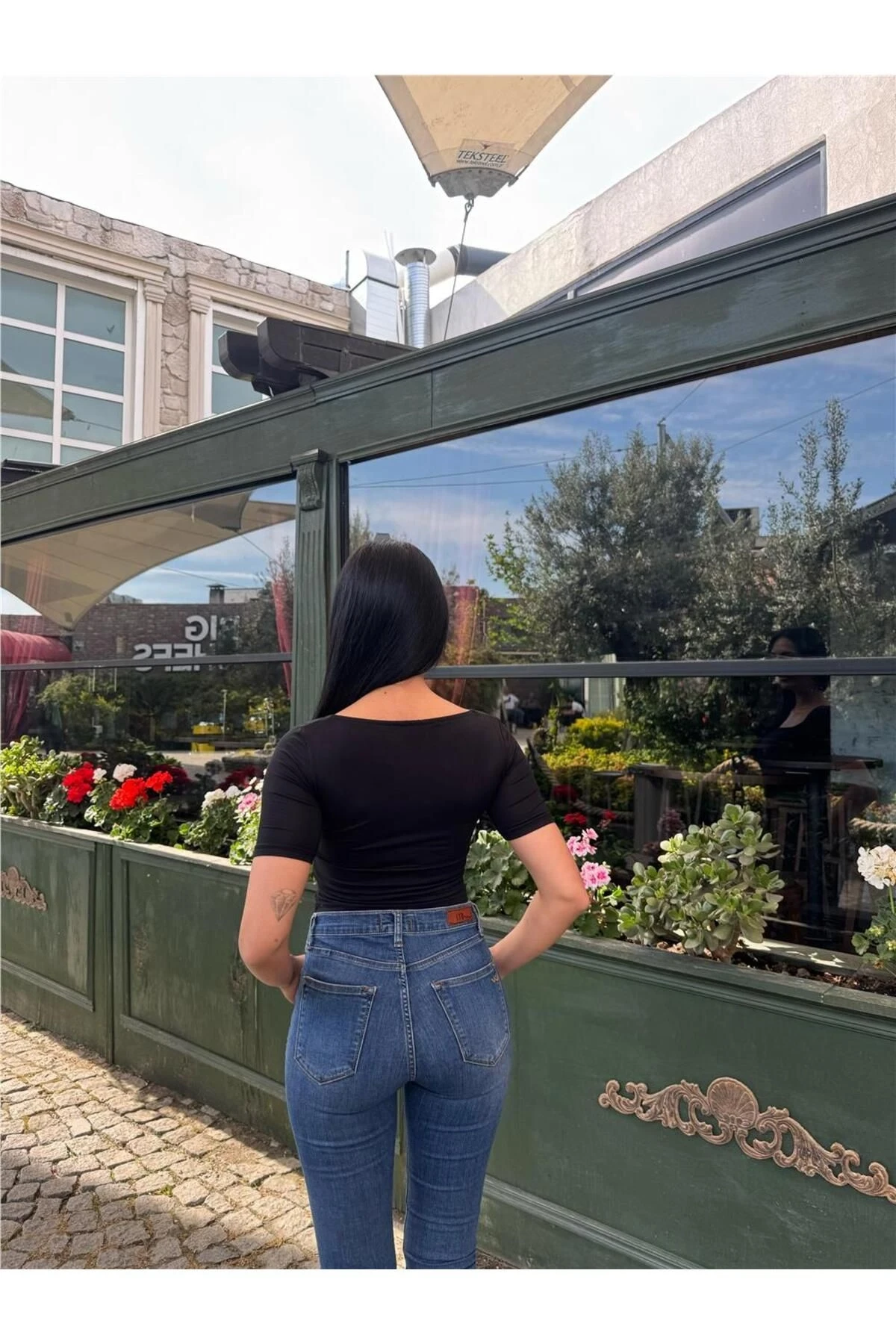 Kadın Siyah Kelebek Nakışlı Bisiklet Yaka Uzun Kollu Viskon Badi Tişört