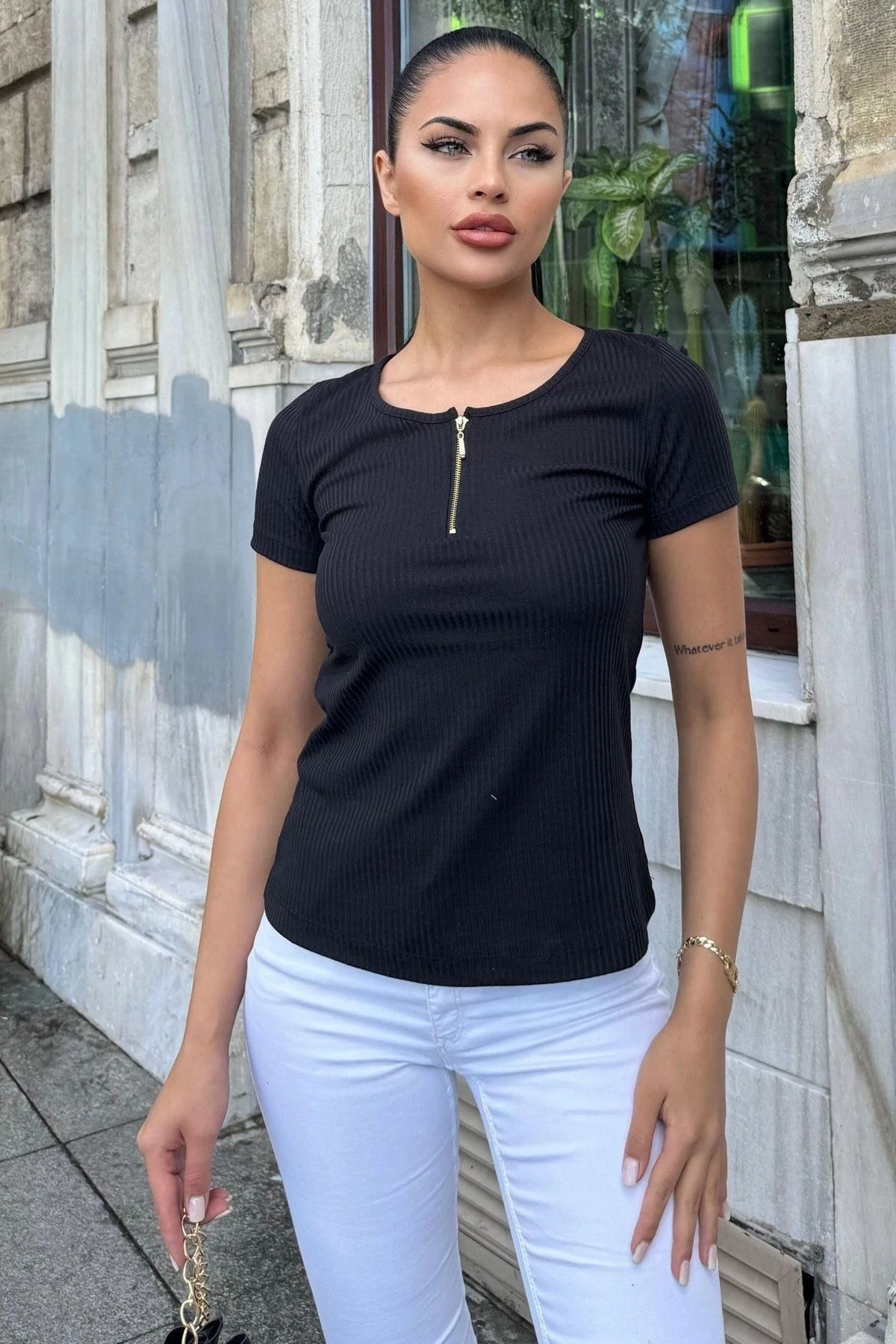 Kadın Siyah Kısa Kol, Fermuar Yaka Detaylı, Fitilli Terletmez Kumaş, Rahat Bluz, Tshirt