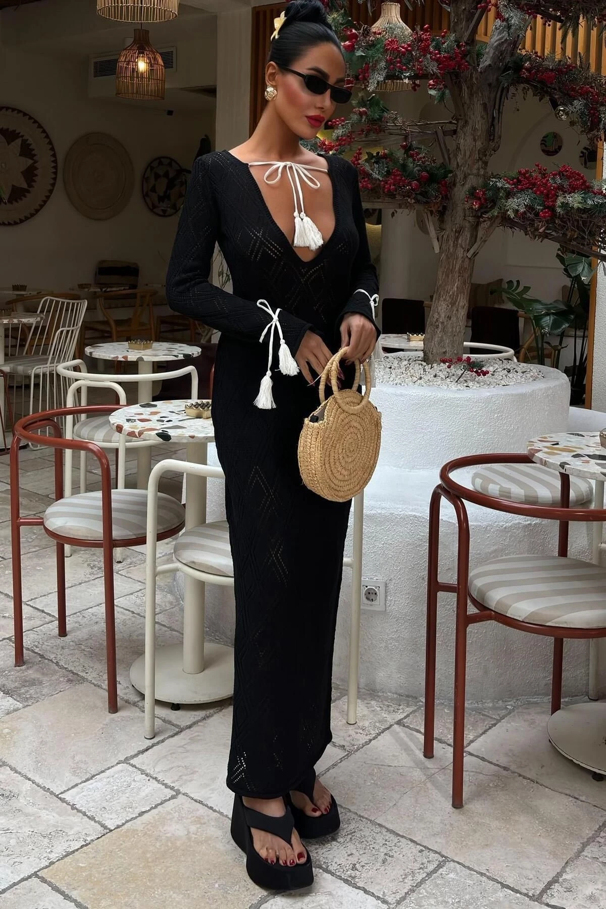 Kadın Siyah V Yaka Ajurlu Maxi Elbise