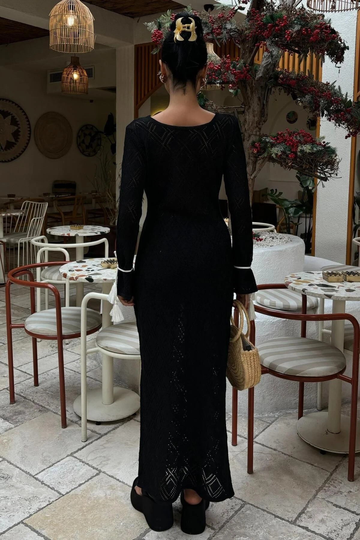 Kadın Siyah V Yaka Ajurlu Maxi Elbise