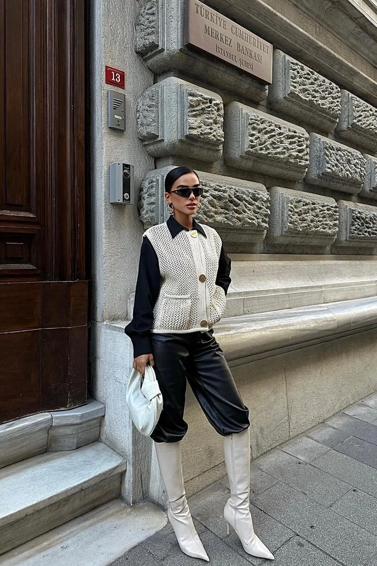 Kadın Taş Akrilik Triko Kolsuz Hırka