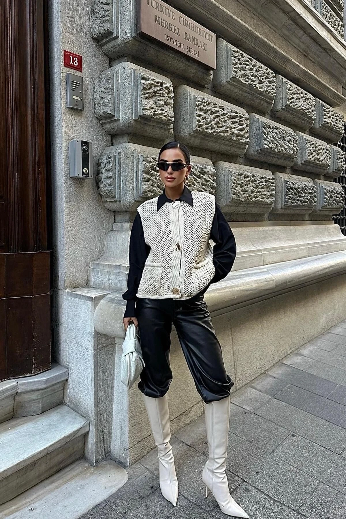 Kadın Taş Akrilik Triko Kolsuz Hırka