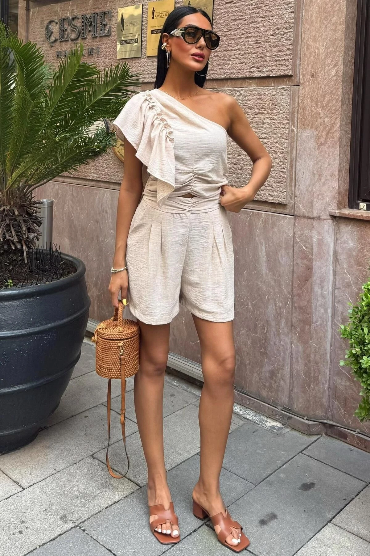 Kadın Taş Keten Tek Omuz Fırfırlı Asimetrik Takım