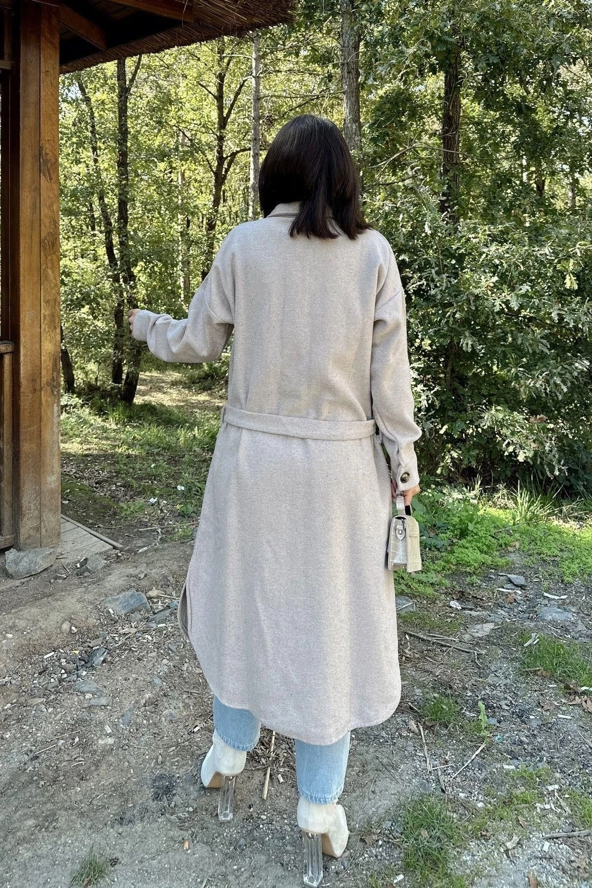 Kadın Taş Rengi Uzun Kol, Çift Cepli, Eteği Oval Kesim, Kemerli, Kaşe Gömlek Kaban