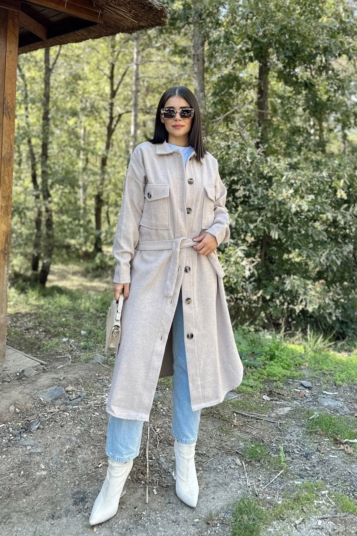 Kadın Taş Rengi Uzun Kol, Çift Cepli, Eteği Oval Kesim, Kemerli, Kaşe Gömlek Kaban