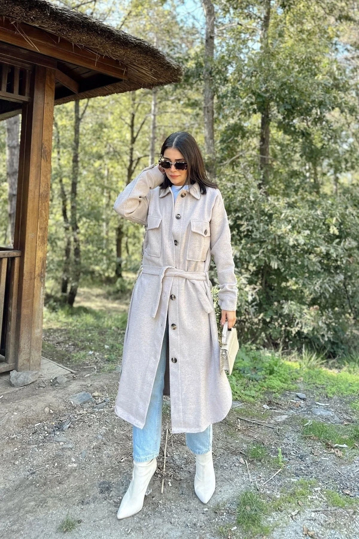 Kadın Taş Rengi Uzun Kol, Çift Cepli, Eteği Oval Kesim, Kemerli, Kaşe Gömlek Kaban