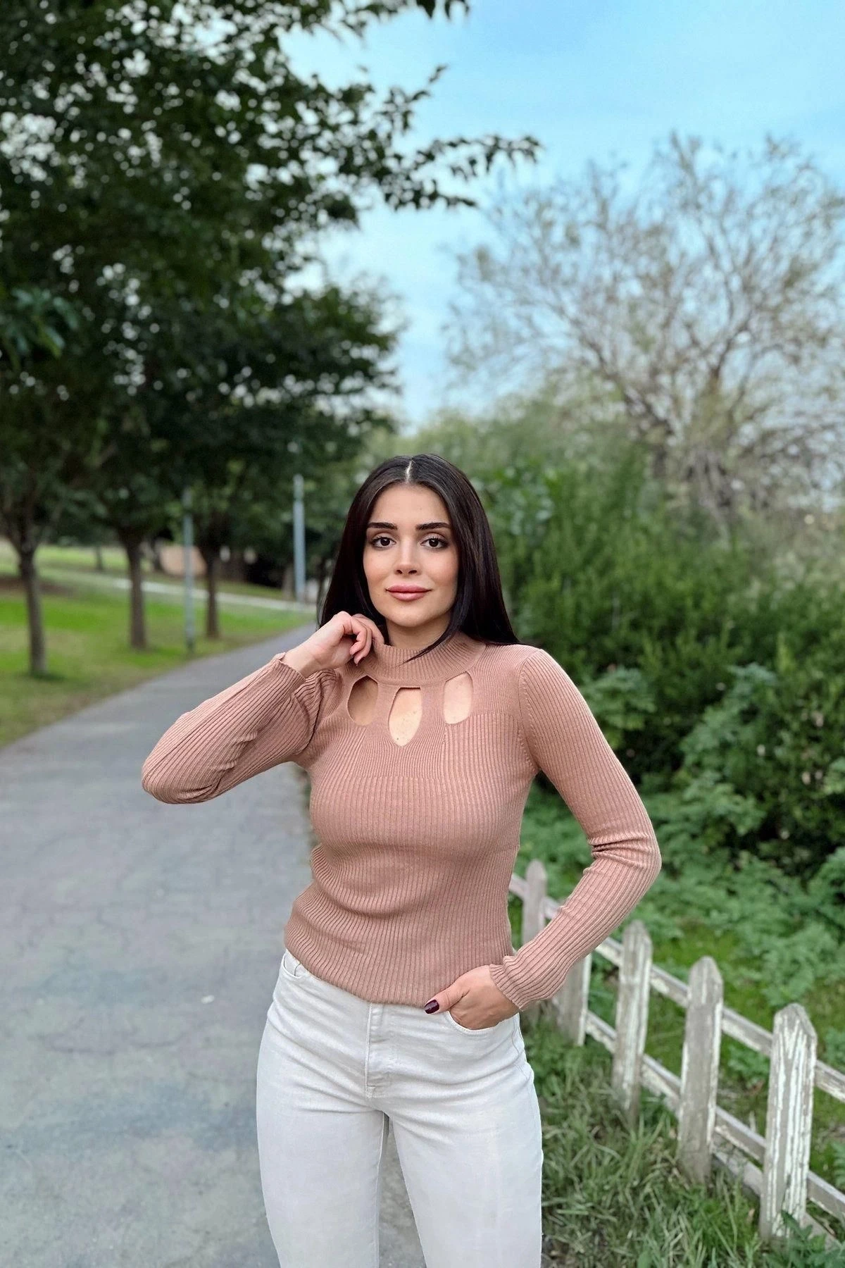 Kadın Vizon Yüksek Yaka, Uzun Kol,Vucüda Oturan Kalıp, Esnek Kumaş, Dekolte Detay, Triko Bluz