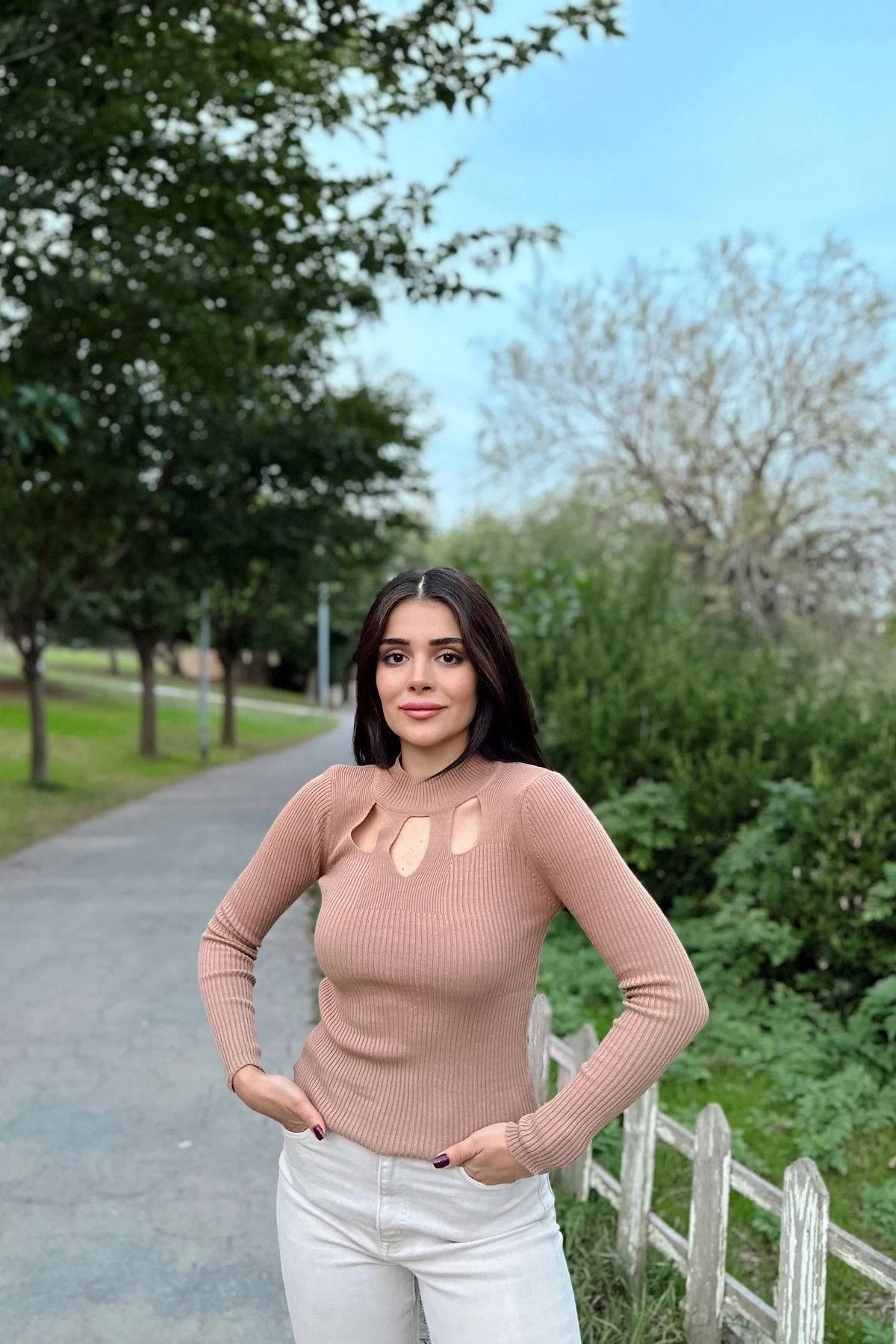 Kadın Vizon Yüksek Yaka, Uzun Kol,Vucüda Oturan Kalıp, Esnek Kumaş, Dekolte Detay, Triko Bluz