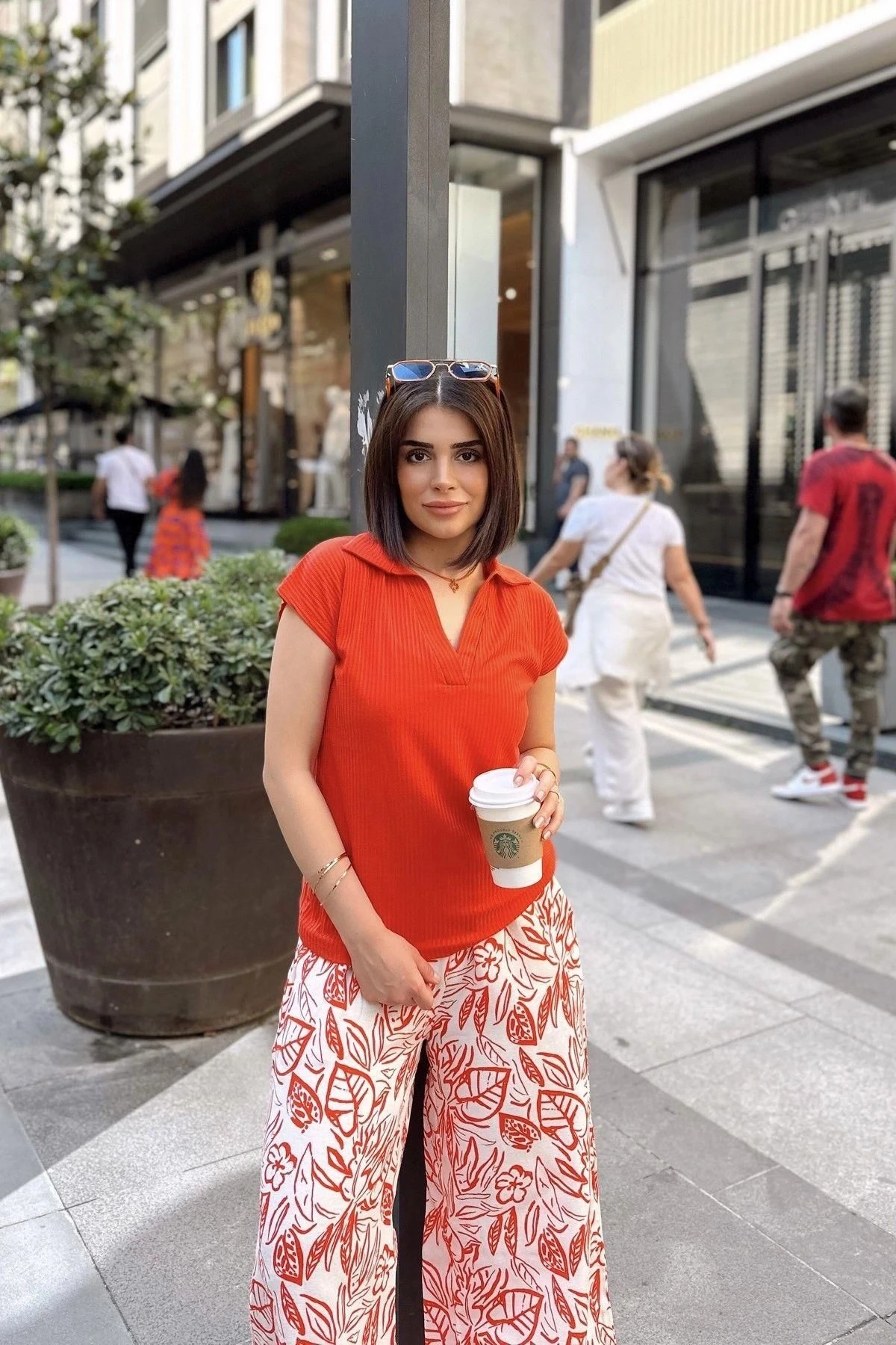 Mercan Polo Yaka, Kısa Kol, Fitilli Kaşkorşe Kumaş, Basic Kesim, Spor Ve Günlük Bluz & T-Shirt