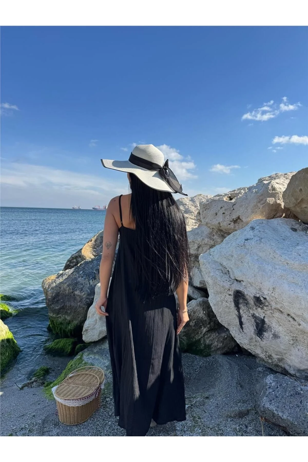 Siyah Askılı Midi Elbise