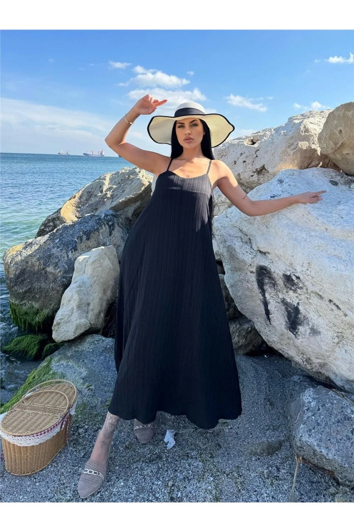 Siyah Askılı Midi Elbise