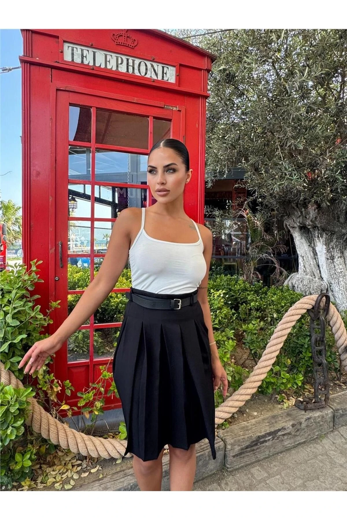 Siyah Kemerli Pileli Etek