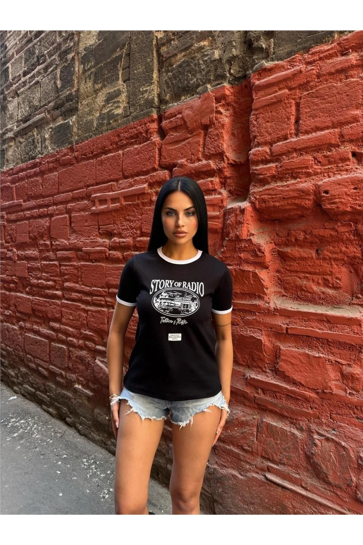 Siyah Kısa Kollu Pamuklu Radyo Baskılı Tişört