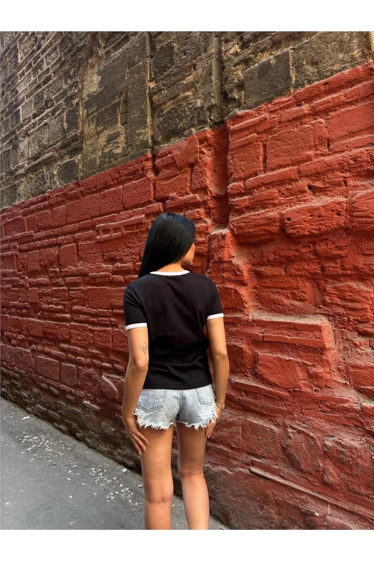 Siyah Kısa Kollu Pamuklu Radyo Baskılı Tişört